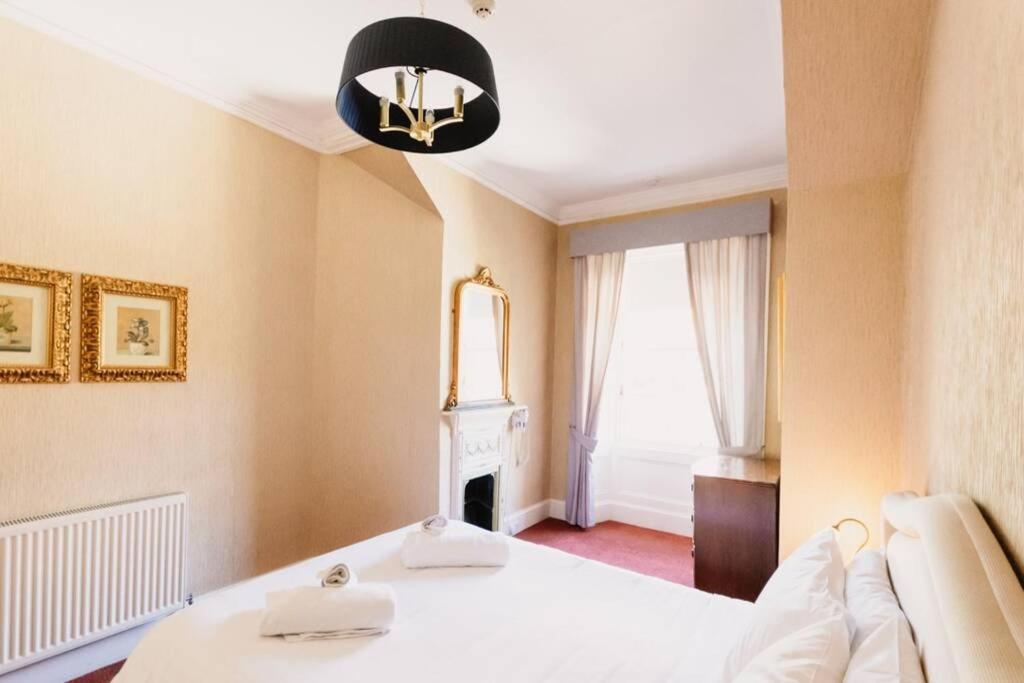 Wallace Apartment - A Unique Apartment In Countryside Park With Wifi And Access To Bar And Pool Perth Exteriér fotografie
